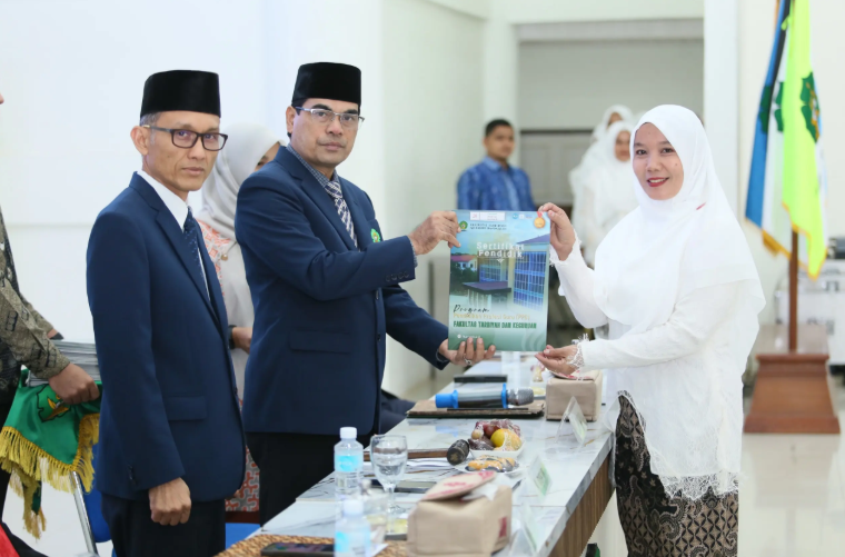 UIN Ar-Raniry Kukuhkan 1.488 Guru Profesional, Rektor: AI Tak Akan Gantikan Sentuhan Guru